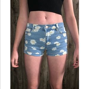 Forever 21 daisy jean shorts (juniors)